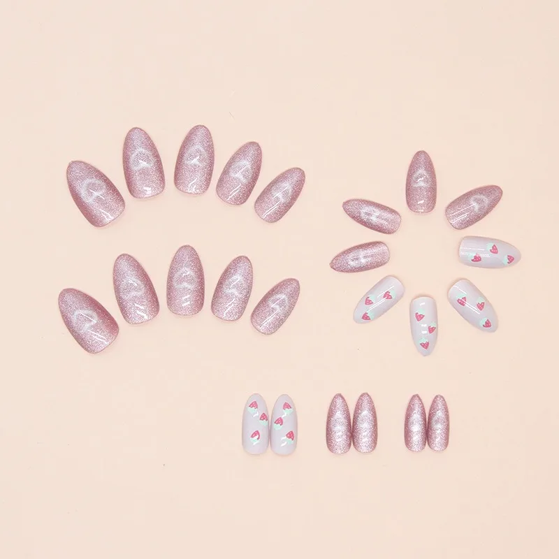 24 piezas de uñas de presión de almendra en rosa con ojo de gato y diseños de corazón y fresa, uñas acrílicas brillantes para mujeres y niñas 3
