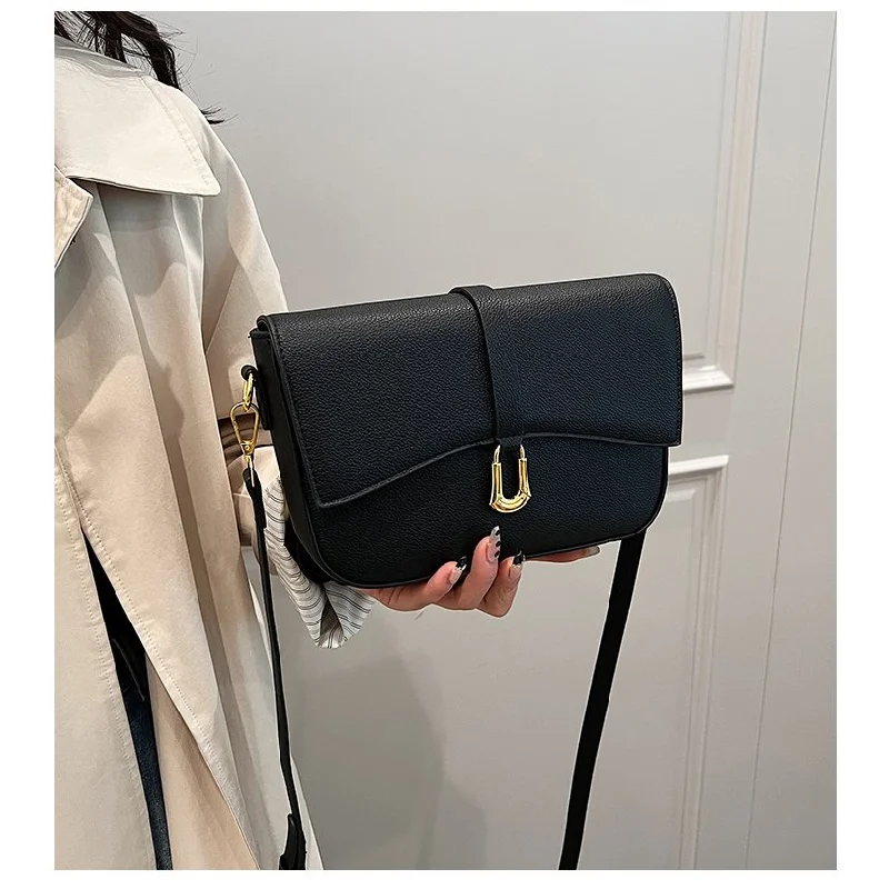 高級レザーで作られたハイエンドの女性用ショルダーバッグ、トレンディなパリのヴィンテージスタイル、広々としたソフトなデイリーユース、洗練された外観 ​