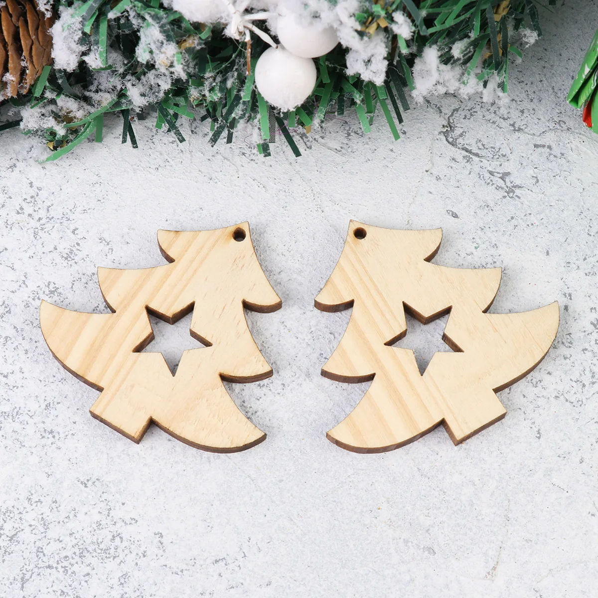 

10Pcs Wooden Cutouts Christmas Hanging Pendant Creative Tree Star Shape Decorative Christmas DIY Accessories Hemp Rope