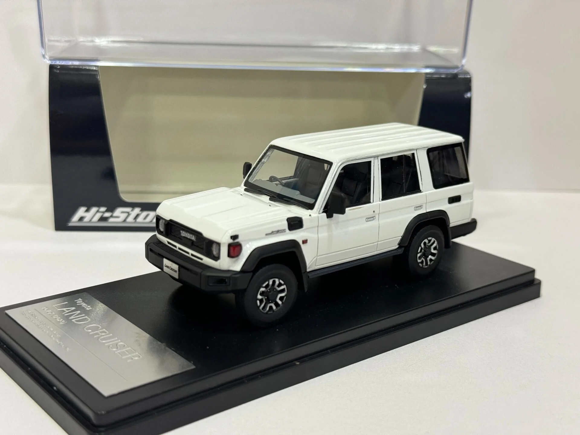 

Explosion window Flaws Hi Story 1/43 Scale Toyota Land Cruiser resin Car Model