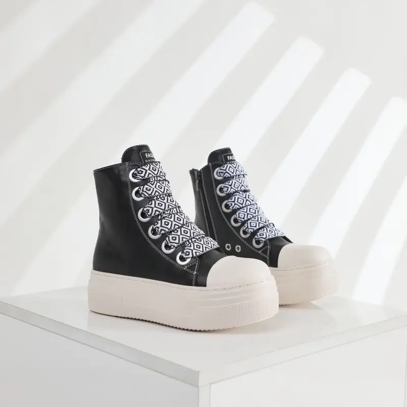 

2026 New High-top Plus Size Classic Men's and Women's Shoes with Thick Soles, Comfortable Casual Shoes and Stylish Sports Shoes