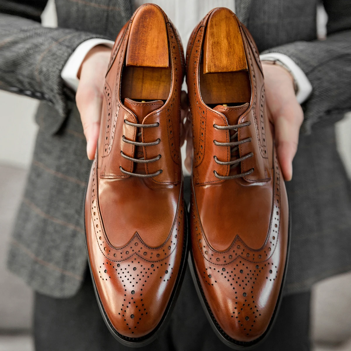 Hanmce Shoes For Men With Free Shipping Multi-color Fashion Breathable Leather Businese Wedding Brogue Shoes