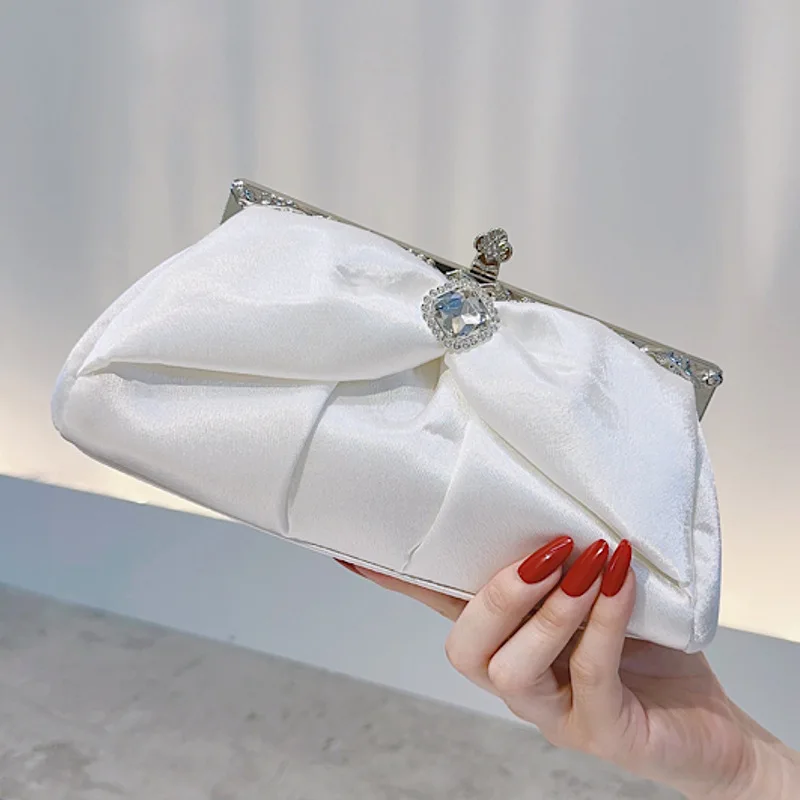 

Ladies Fashion White Clutches Handbags Crystal Inlay Wedding Party Dinner Evening Bag For Women Trendy Silver Chain Shoulder Bag