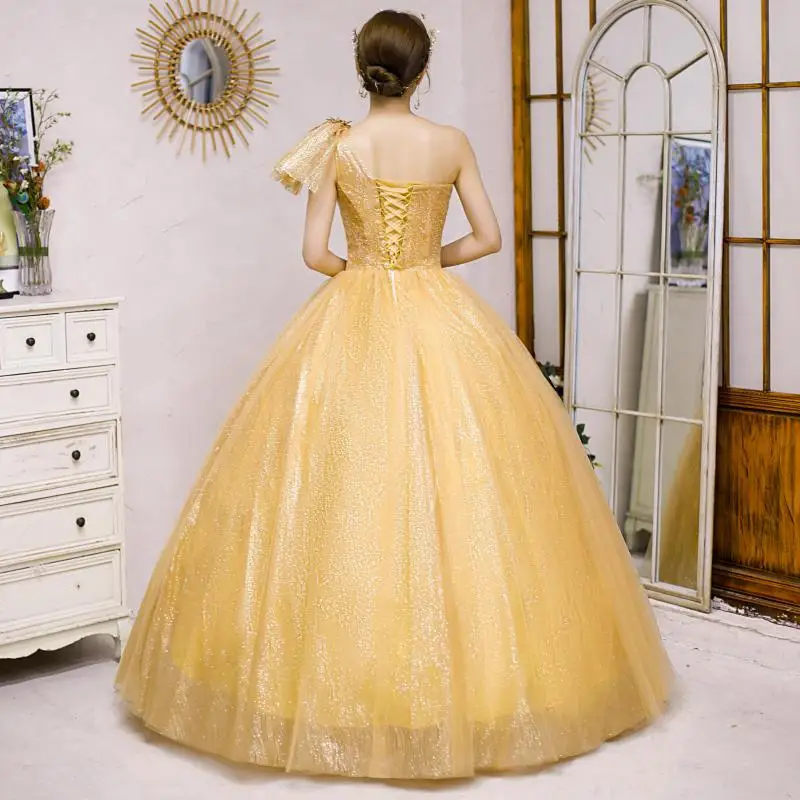 Vestido De quinceañera dorado De un hombro, elegante Vestido De Baile brillante, lentejuelas florales clásicas, talla grande