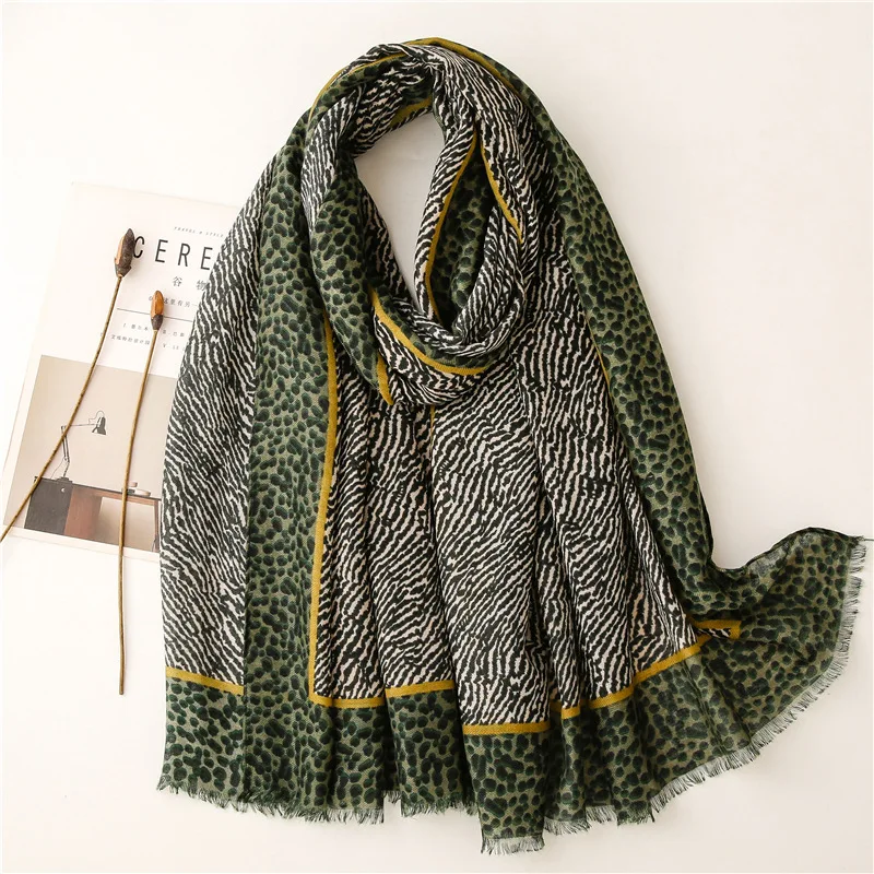 2025 Design Dark Green Leopard  Print Scarf Winter Shawl Luxury Wraps Spain Fashion Women Long Printed Hijabs