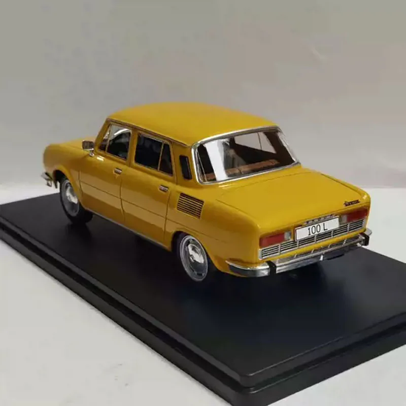 Diecast 1:24 Scale SKODA 100L Alloy Simulation Car Model Toy Collectible Ornaments