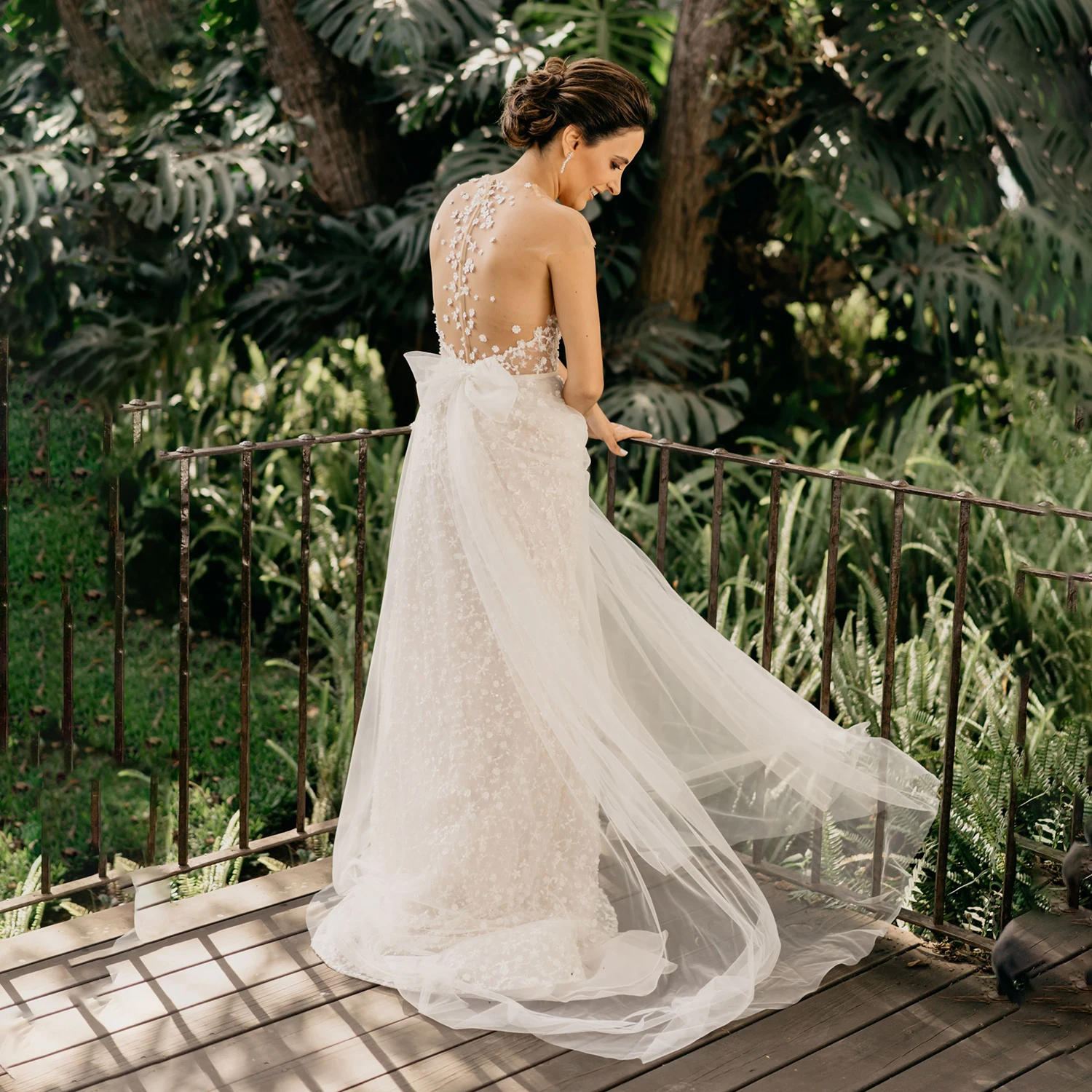 Vestidos de novia transparentes con espalda descubierta y flores brillantes, escote en V, transparente, personalizado, línea A, bonito vestido de novia bohemio con lazo