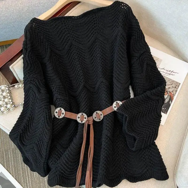 เสื้อสเวตเตอร์ถักไหมพรมสไตล์ตะวันตกแฟชั่นใหม่ สีดำขาว แขนยาว แต่งลูกไม้ ลดอายุ ดูอ่อนหวาน รุ่นปี 2026 สำหรับผู้หญิง