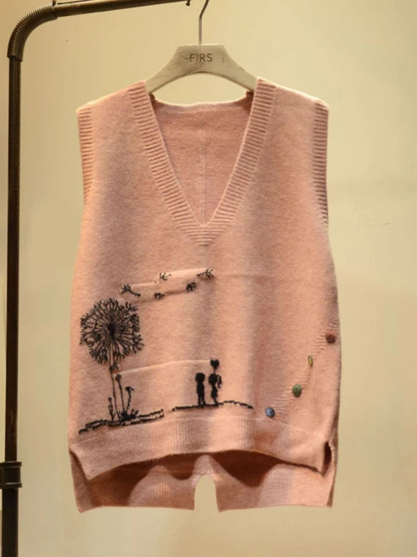 Spring Autumn 2026 New V-Neck Knitted Vest Women's Loose Sleeveless Woolen Shoulder Pad Base Top Button Design Floral Pattern