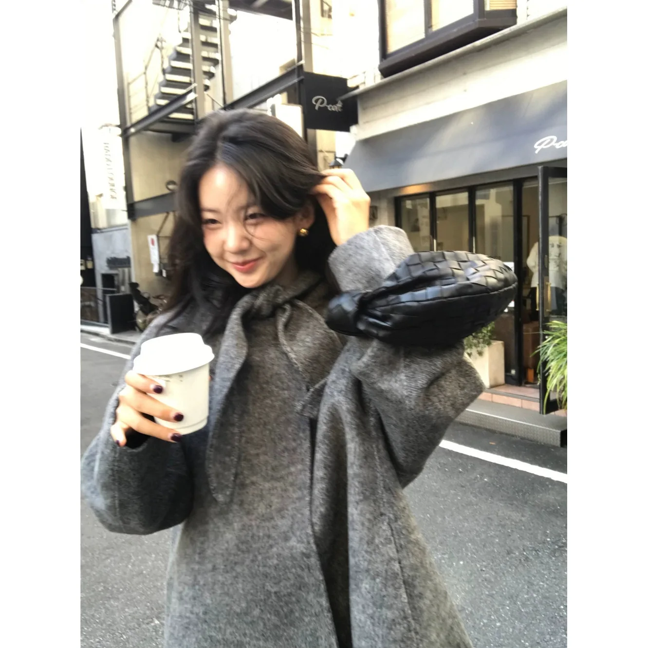 

2025 Autumn New Dongdaemun Rabbit Ear Hooded Woolen Coat Thiened Chinese Made Wool Blend Women's Faion Outerwear