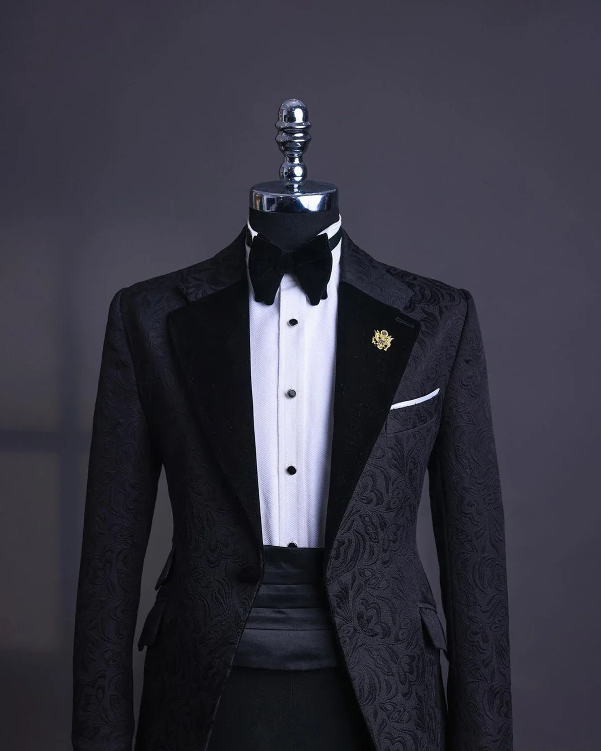 Men's Suits Tailored 2 Pieces Blazer Pants Peaked Velvet Lapel One Button Wedding Slim Custom Made Plus Size