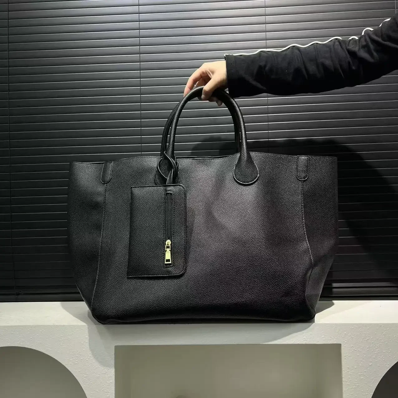2026Sac à main surdimensionné en cuir végétalien pour femme, sac de shopping de grande capacité, simple et polyvalent image 3