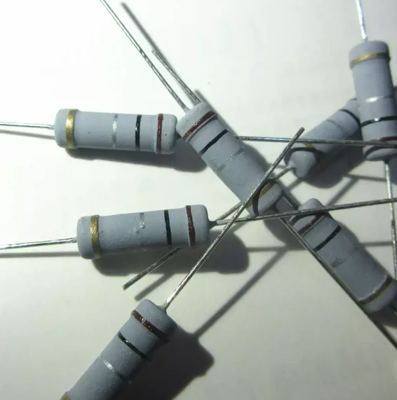 3W carbon film resistor with 0.1R tolerance and 5% accuracy, 0.1 ohm