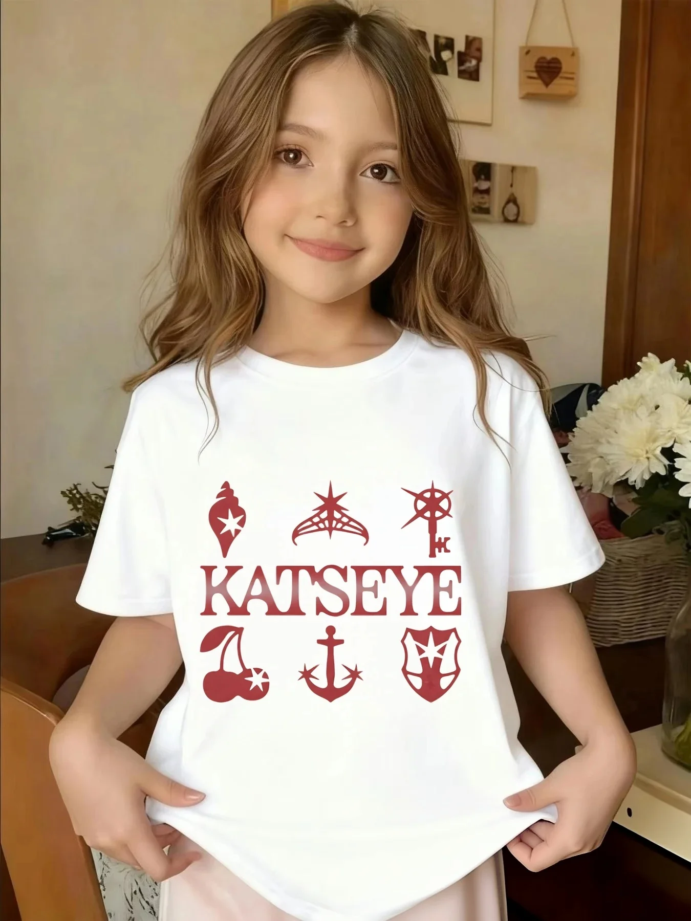 Neues 2026 KATSEYE Y2K Süßes Kurzarmshirt für Kinder, Musik-Streetwear-Grafik-Top, atmungsaktive Sommerkleidung für Jungen und Mädchen – Detail 2