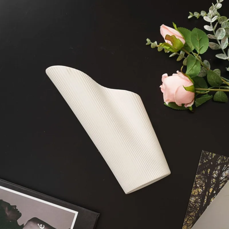 Creative Irregular Ceramic Vase Solid Flat Base Anti-tipping Large Capacity Vase Minimalist Nordic Vintage Decoration Crafts