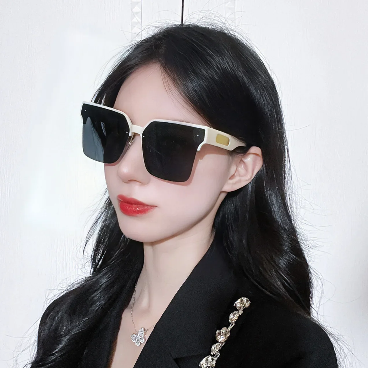 

Brand Designer Cat Eye Sunglasses Woman Vintage Black Mirror Sun Glasses For Fashion Big Frame Cool Sexy Female Oculos