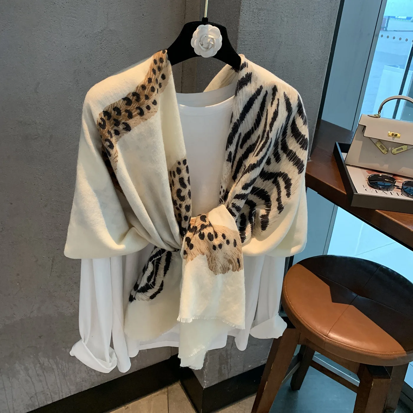 Retro Leopard Print Versatile Splicing Knitted Small Shawl Women's Outer Tie Knotted Fake Collar Scarf Stacking Atmosphere