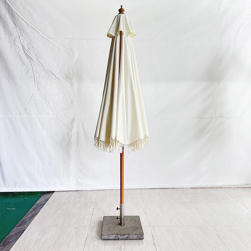 Luxury Custom Waterproof Aluminum Patio Umbrella with Plastic Base for Outdoor Use in Hotels Restaurants Gardens