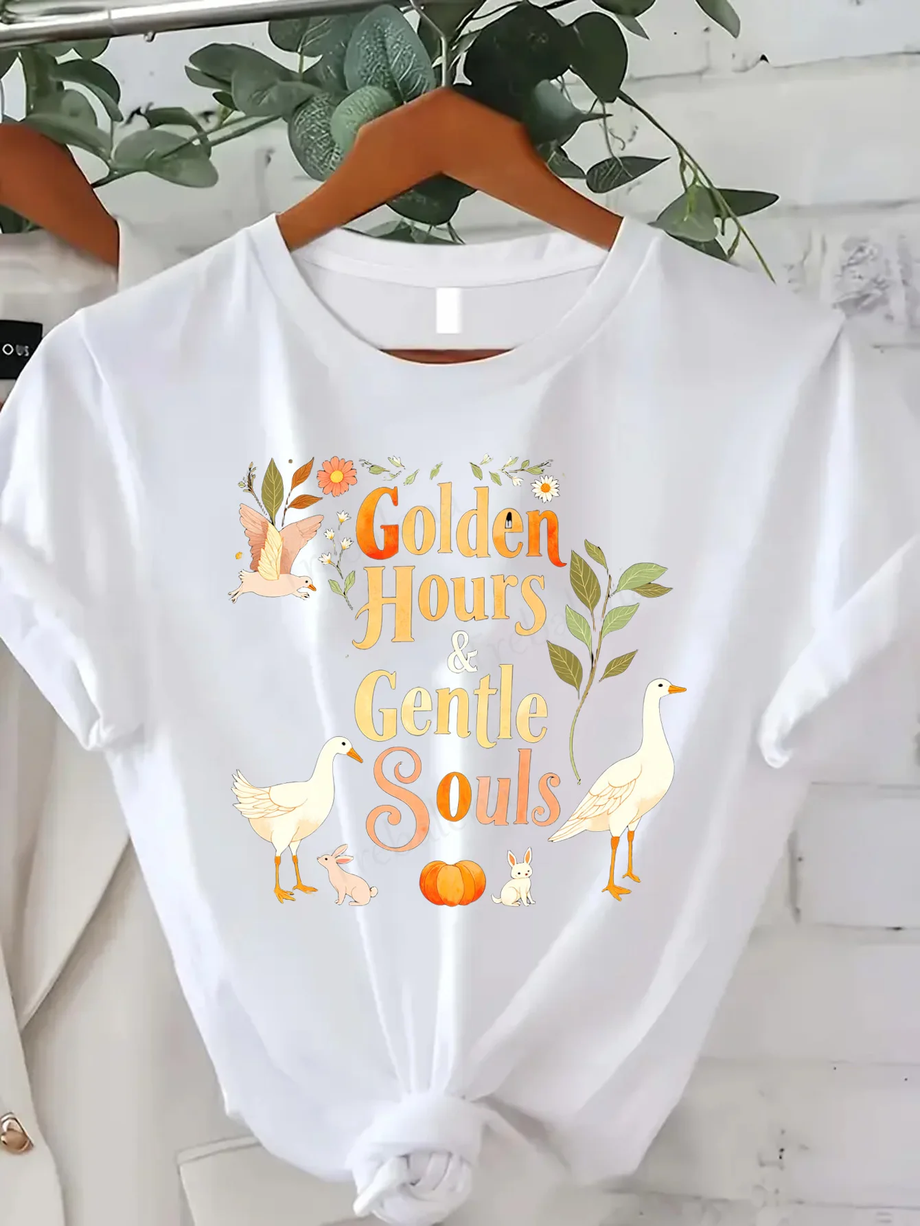 

Удобная женская футболка с принтом Футболка Golden Hours & Gentle Souls, осенний принт сельскохозяйственных животных, уютный осенний стиль