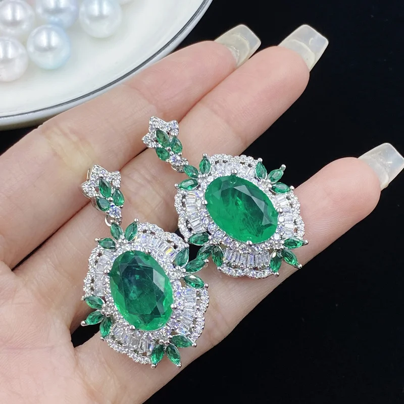 

Three-Piece Vintage Creative Emerald Jewelry Set with Cotton Padding, Heavy Craftsmanship, European and American Fashion, Full D