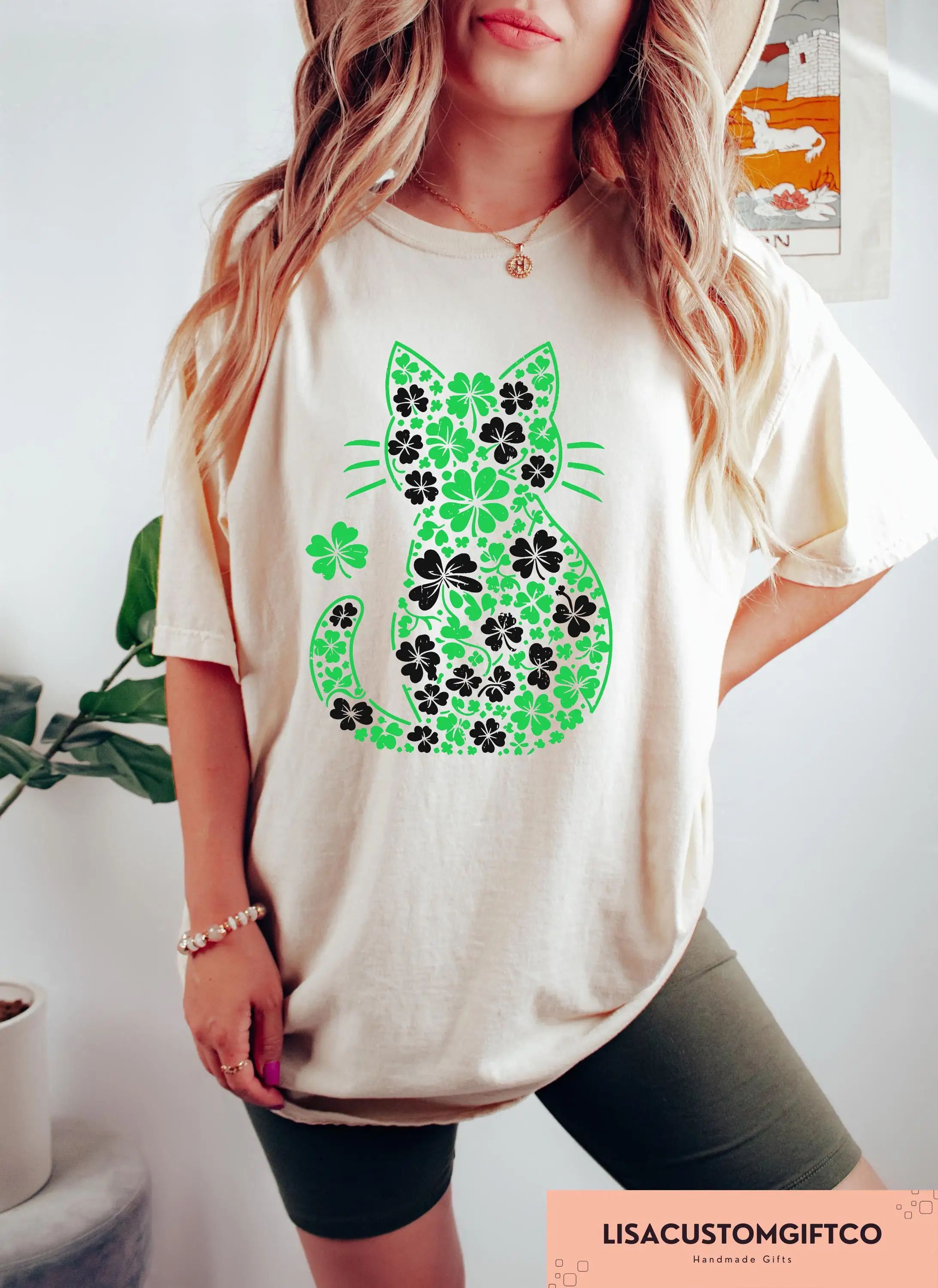 St Patrick’s Cat T-shirt, Lucky Cat Shirt Cotton Short Sleeve Oversized Suitable for Everyday Casual Vacation
