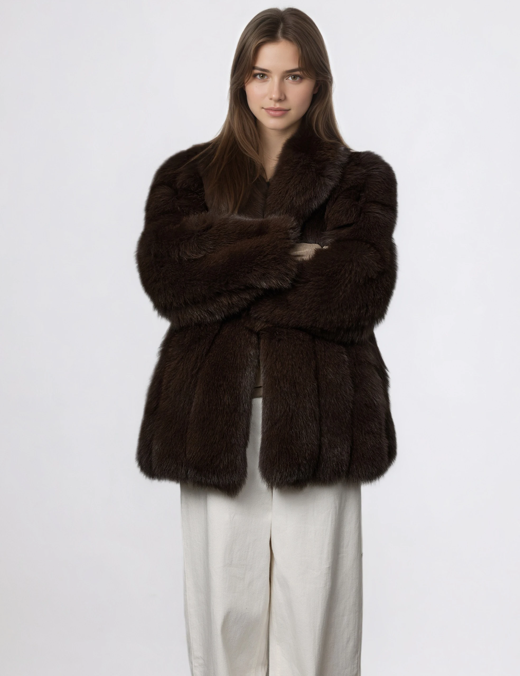 سترة جديدة لشتاء حار لعام 2025 من فرو الثعلب الحقيقي معطف نسائي من الفرو الطبيعي بأكمام طويلة معطف خارجي ملابس خروج عصرية