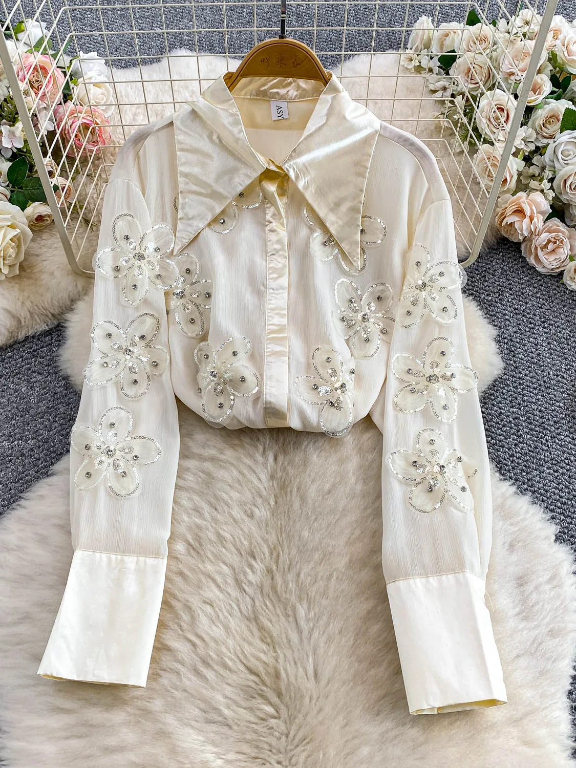 قميص نسائي أنيق بأكمام طويلة مزين بالترتر والخرز على الطراز الكوري للعمل والموضة