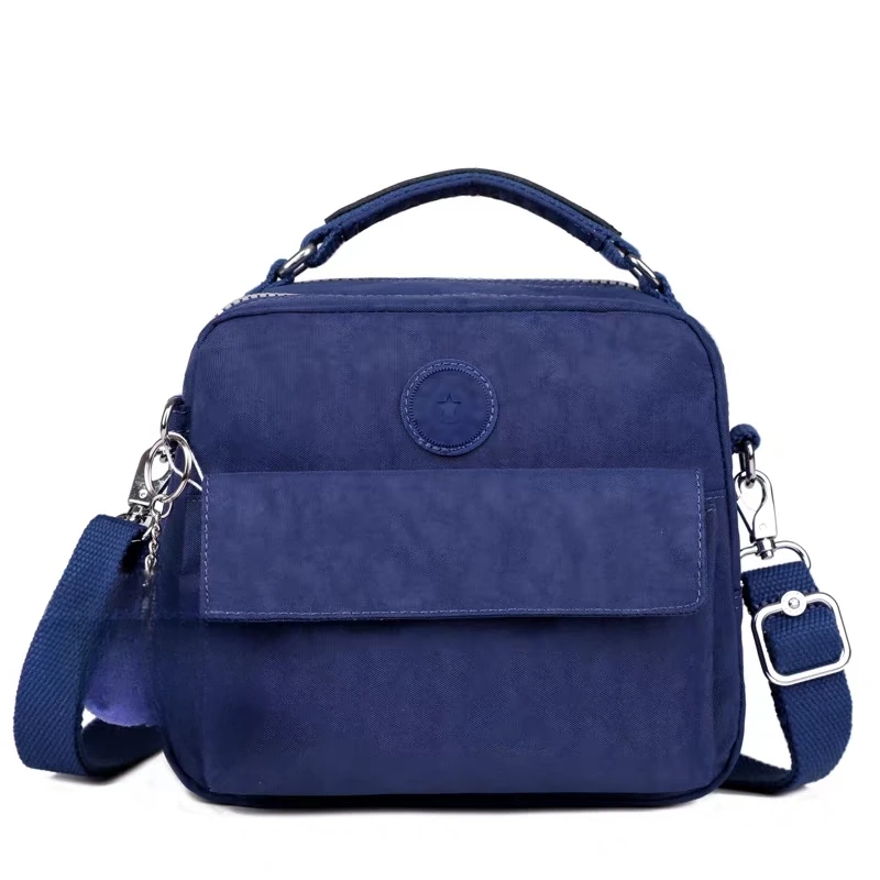 حقيبة كروس متعددة الاستخدامات متوسطة الحجم للنساء حقيبة كتف مفردة حقيبة يد مزدوجة حقيبة يد رباعية الاتجاه مادة نايلون ناعمة