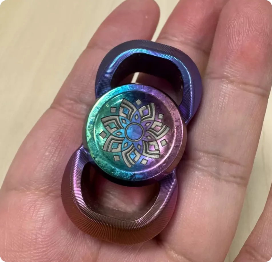 Used EDC Xiao Zhao hollowed out Chelsea titanium rainbow spinner Fingertip gyroscope Decompression toys
