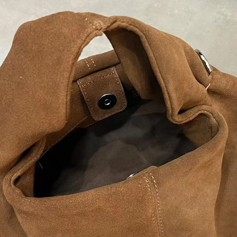 Initiales personnalisées Sacs Hobos vintage en cuir véritable pour femmes Sacs à main et sacs à main de luxe de créateur 2024 Nouveau en peau de vache Décoration froncée Poignée supérieure Petit sac à bandoulière