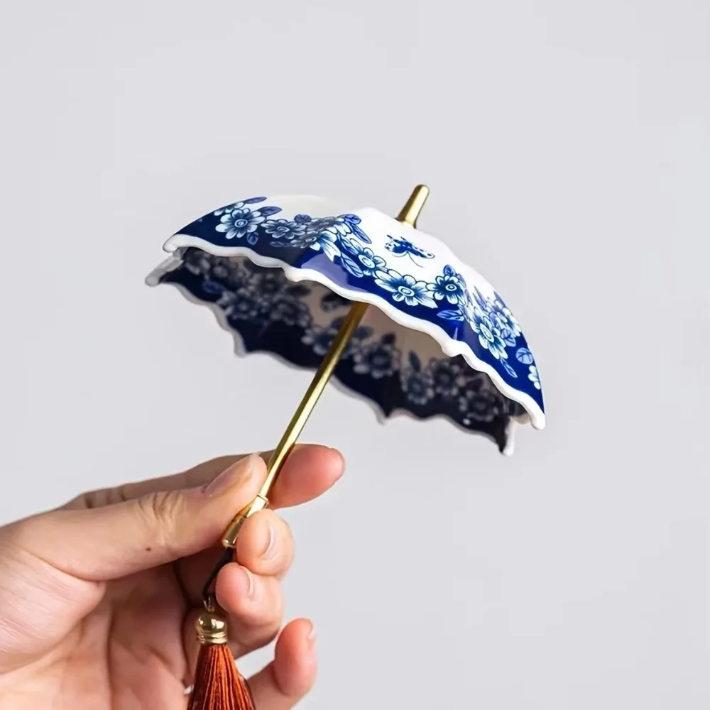 Chinesischer Keramik-Teesieb im Regenschirm-Design, Blau-Weißer Porzellan-Teefilter mit Quaste, Kreative Tisch-Tee-Dekoration