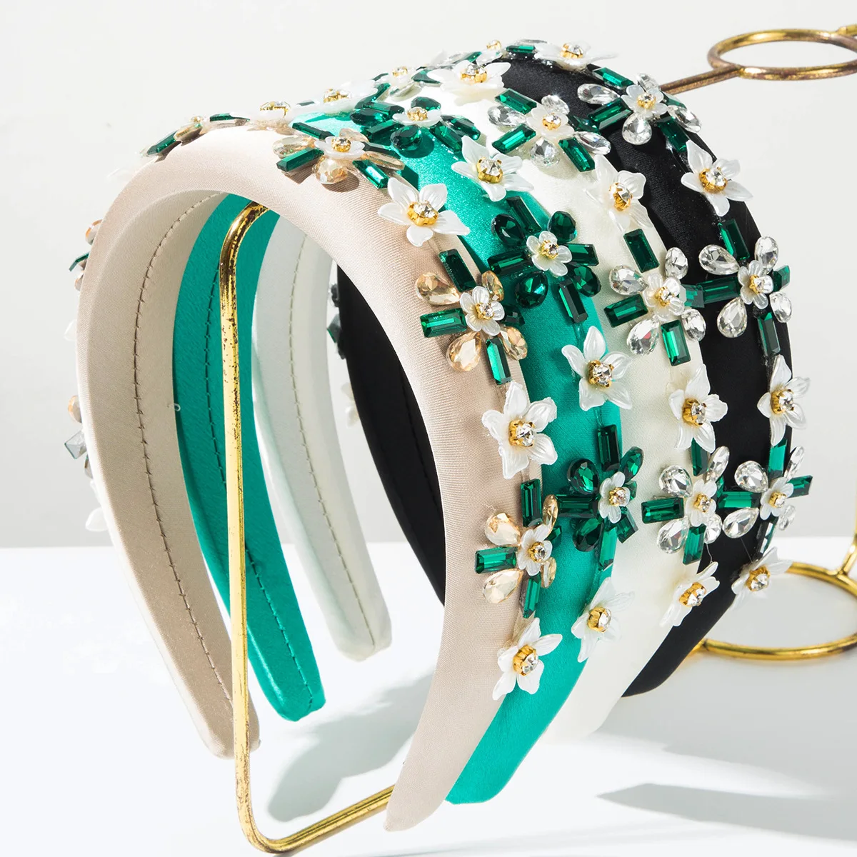 

Korean Style Fashion Niche Design Solid Color Rhinestone Embellished 3d Simulated Flower Headband Hair Accessory