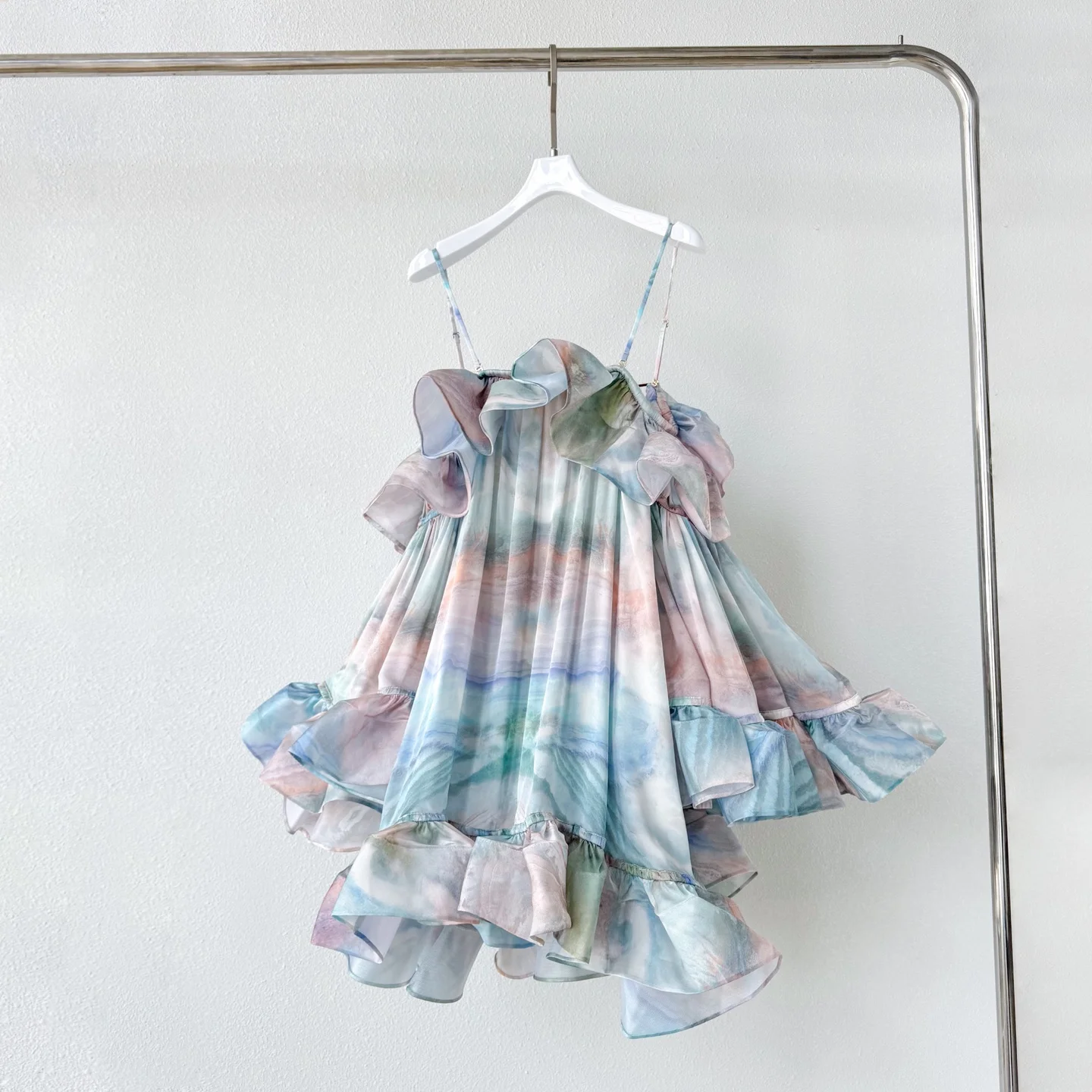 

Highest Quality Version Beach Vacation Dress Australia Design Luxury Resort Wear Vintage Print Ruffle Off-shoulder Mini Dresses