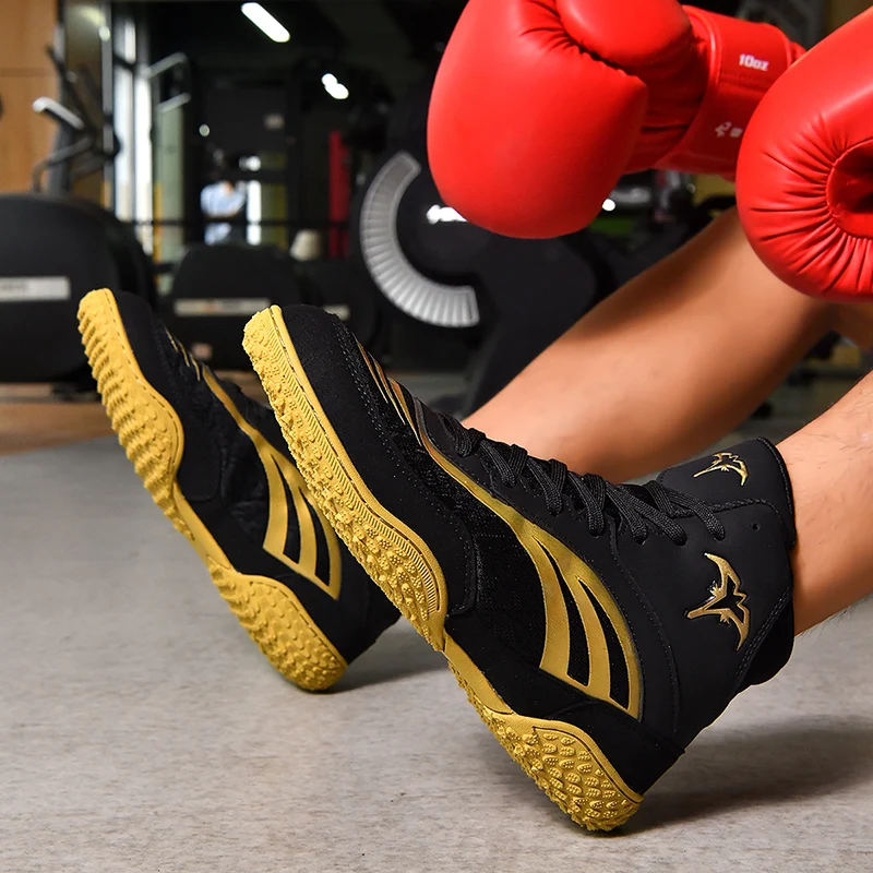 

Men New Brand Boxing Shoes Comfortable High Top Combat Athletic Breathable Top Quality Male Professional Wrestling Shoes Sneaker