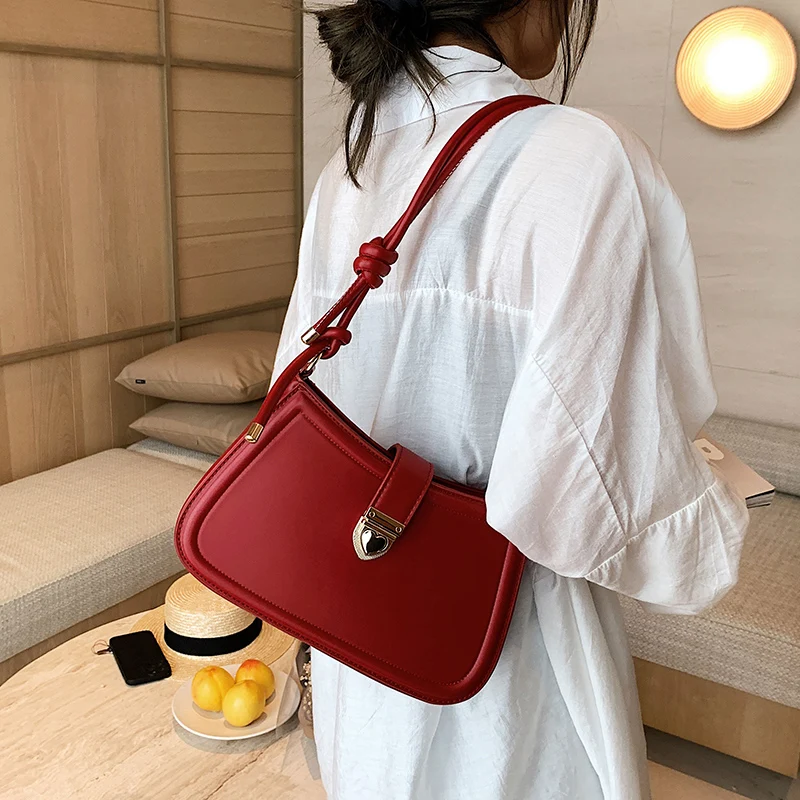 Red PU Crossbody Bag 2023 New Ladies Exquisite Love Lock Chain Zipper Underarm Bags Vintage High Street Fashion Party Handbag