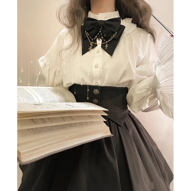 فستان لوليتا القوطية نون قميص بحزام مكون من قطعتين مع فستان بأكمام طويلة وأكمام طويلة.