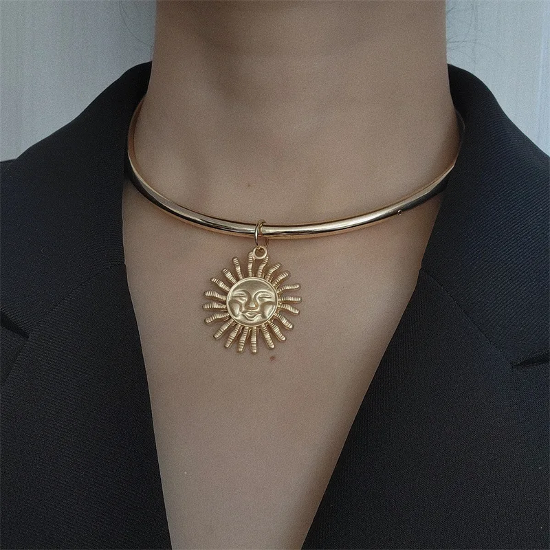 1PC Bohemia Vintage Metal Sun Moon Smile Necklace Choker For Women Punk Gothic Gold Color Sun Face Necklace Jewelry