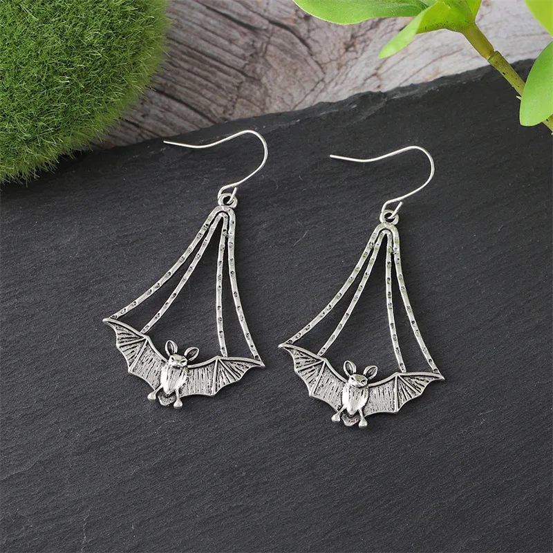 DIY accessories Cross-border fashion exaggerated retro bat earrings personalized hip-hop dark style design sense halloween earri