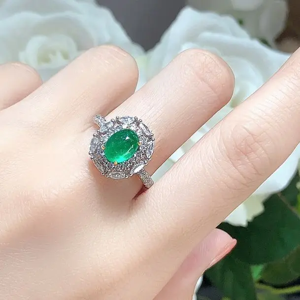 18k Gold Emerald Ring Gilde International Certificate Colombia Luxury Design Private Customized Wedding Ring