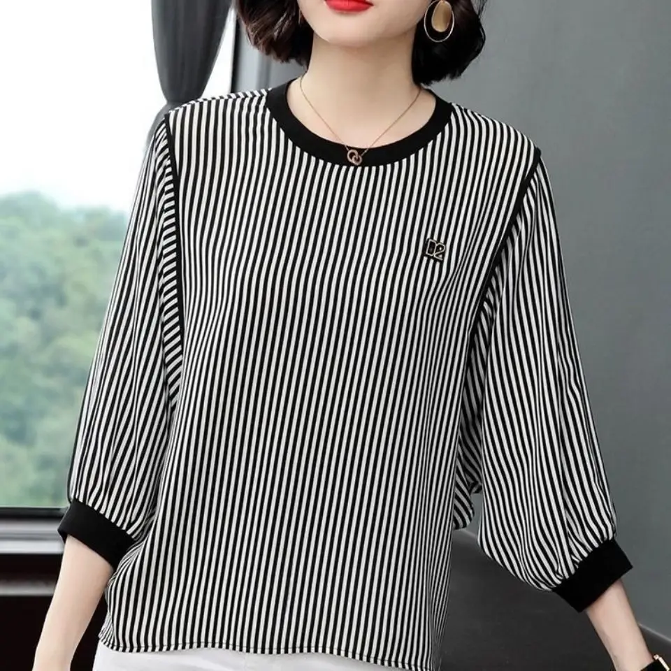 Spring New Fashion Striped O-neck 3/4 Sleeve T-Shirts Women Clothing All-match Patchwork Batwing Sleeve Pullover Ladies Top Tee