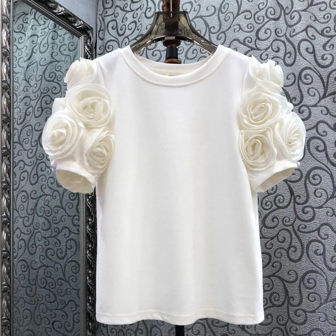 French Elegant Women's T-shirt 2025 New Summer 3D Flower Decor Puff Sleeve Crew Neck Tops