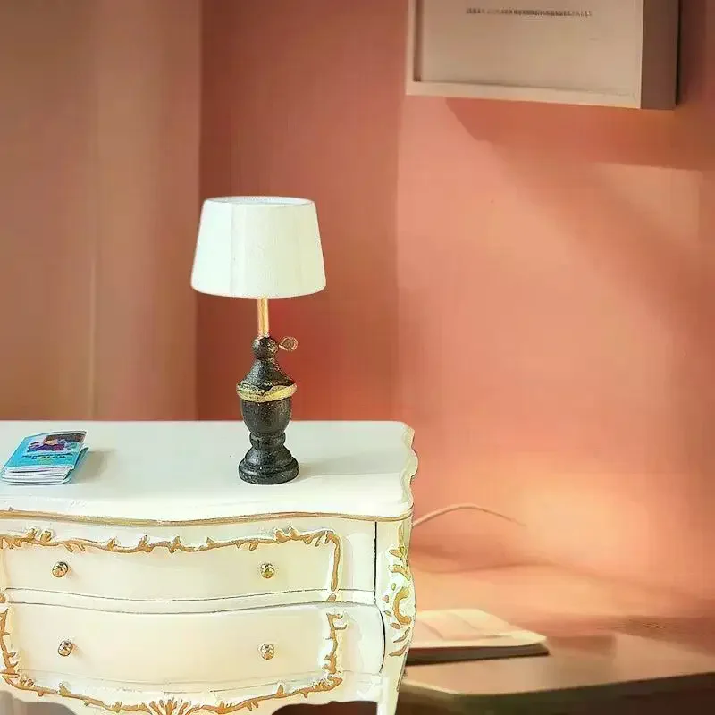 8:ชุดโคมไฟไม้ขนาดเล็ก 12 ชิ้น สำหรับบ้านตุ๊กตา เด็กเล่นบทบาทสมมติ อุปกรณ์ประกอบฉากถ่ายภาพ ของตกแต่งขนาดเล็ก