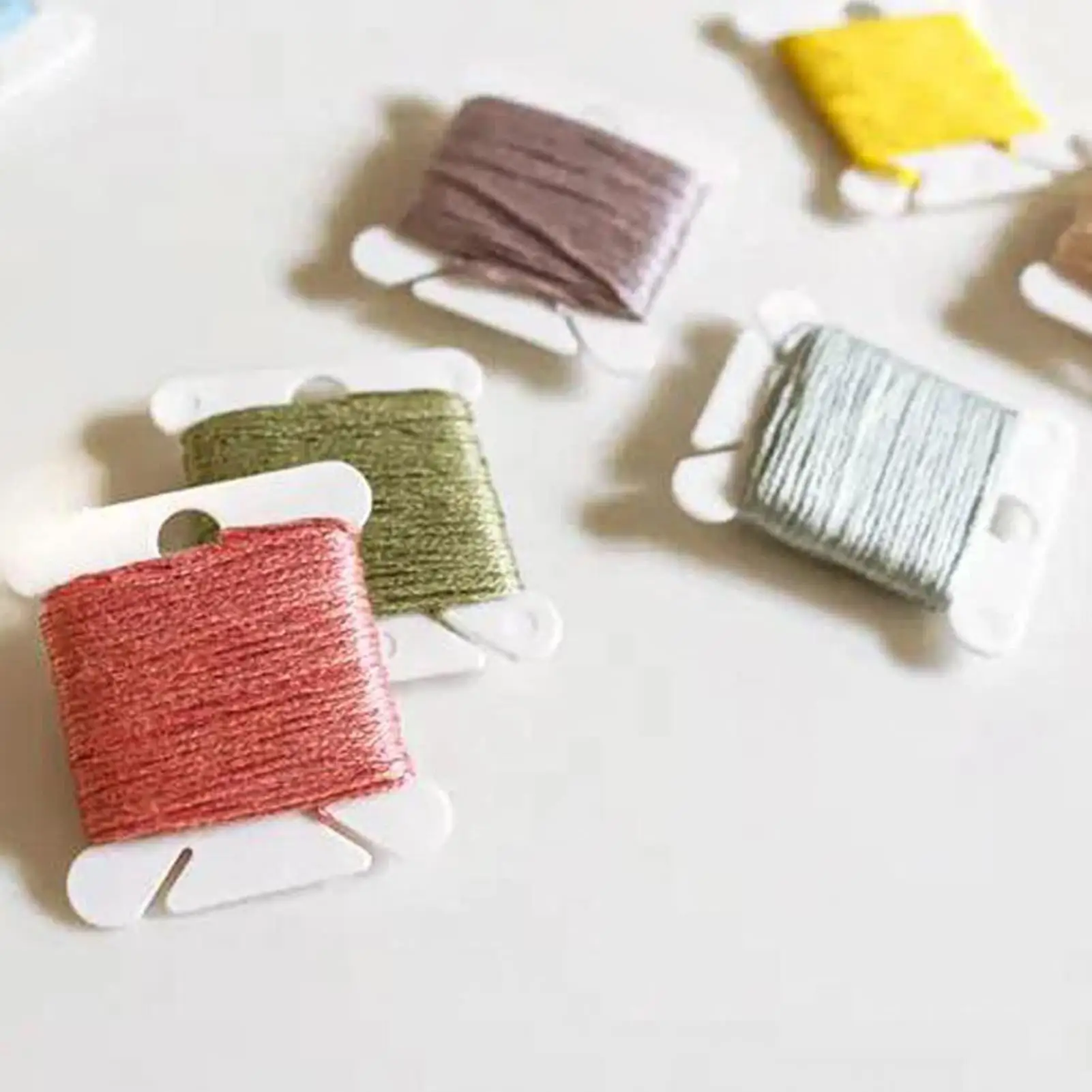 120 Pcs Plastic Floss Bobbins With Bobbin Winder For CrossStitch Cotton Thread Craft DIY Sewing Storage Thread Organizer Holder