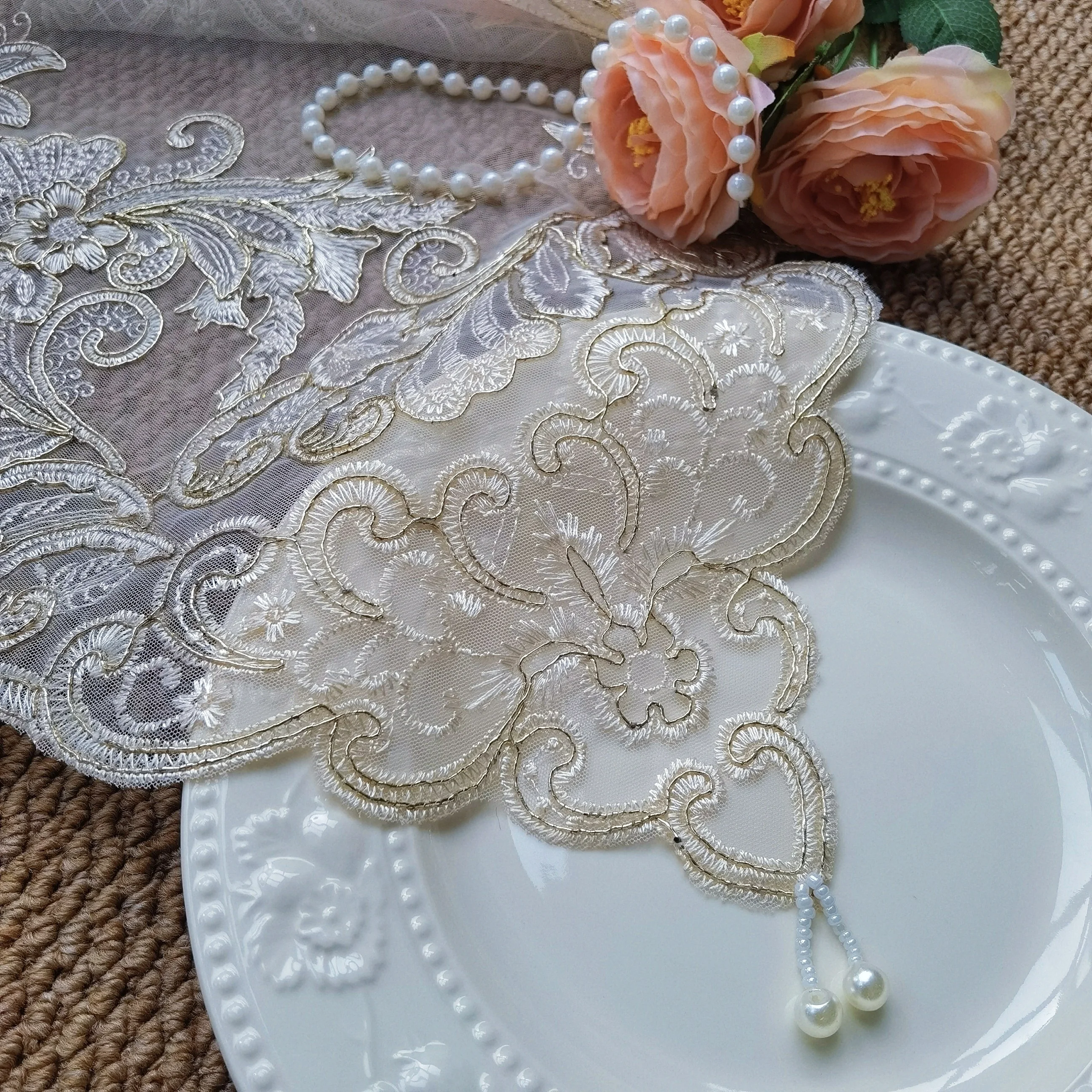 Goldener Tischläufer Luxuriöse Bestickte Tischdecken Elegante Perlen-Tischmatte Ramadan-Dekoration Tischdekorationszubehör