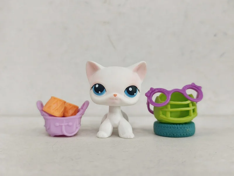 Littlest Pet Shop Figure LPS White Pink Cat #64 W/4pcs Accessories for kid Toy