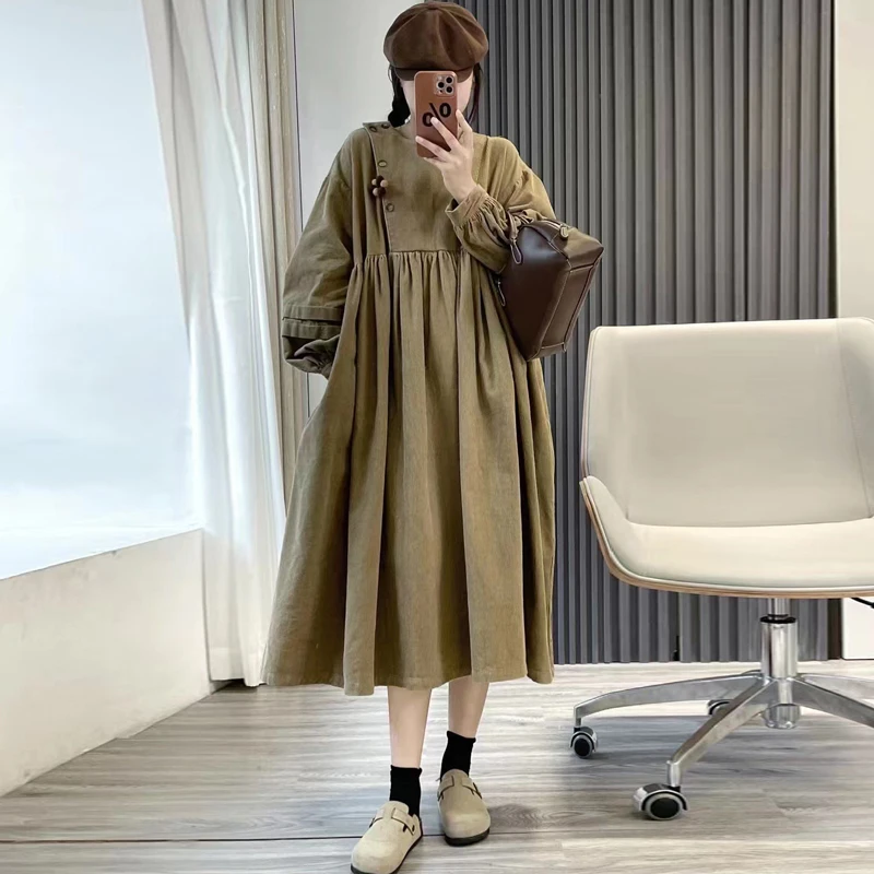 

Johnature Japanese Forest Corduroy Dress 2025 Autumn New Round Neck High-waisted Casual Mori With Brooch Women Dresses