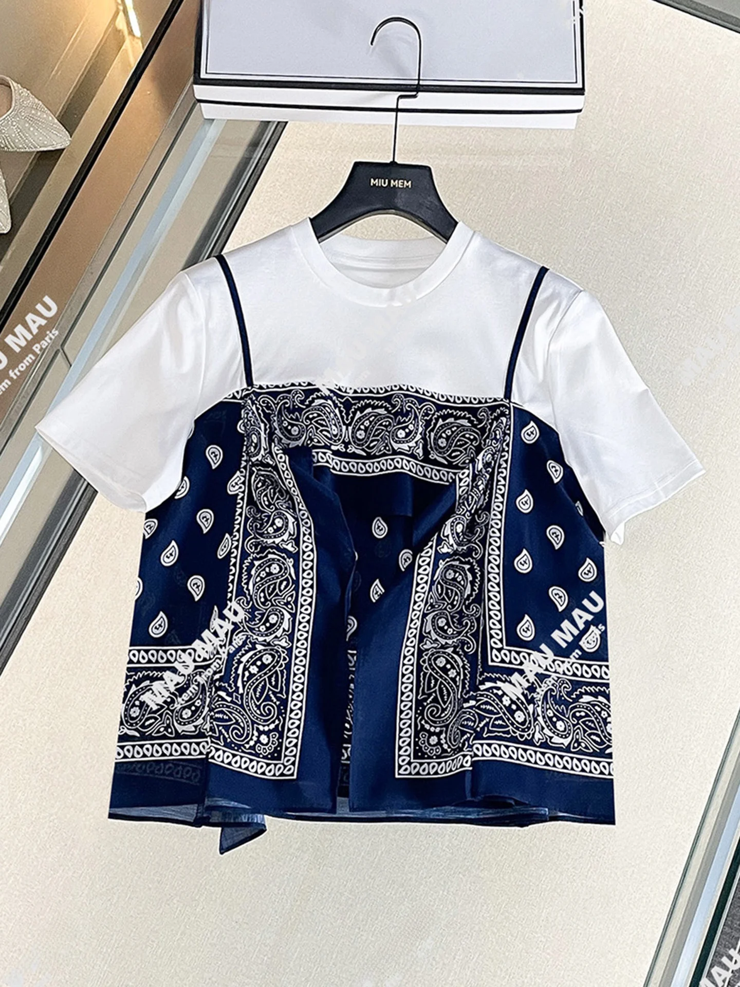 

High-End Summer Vintage Ethnic Print Hoodie T-irt Top Fake Two-Piece Set Women's Faion Comfortable Loose Fit ort Sve