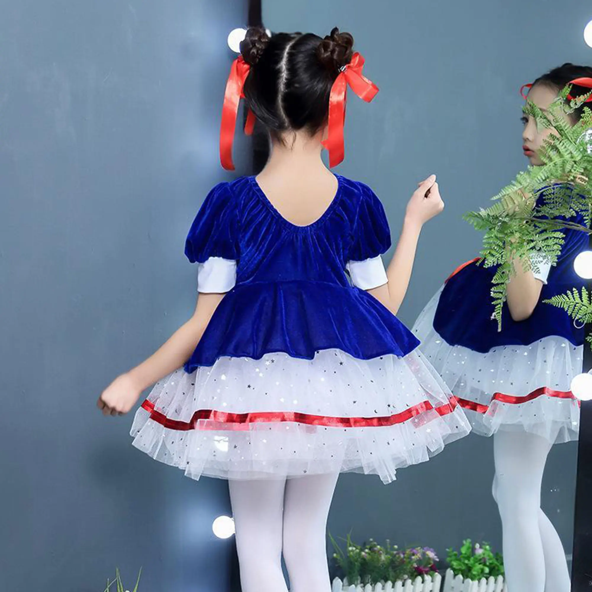 

Kids Girls Ballet Dance Dress Puffed Sleeves Shiny Sequins Patchwork Velvet Tutu Dress Figure Skating Costume Xmas Party Dress
