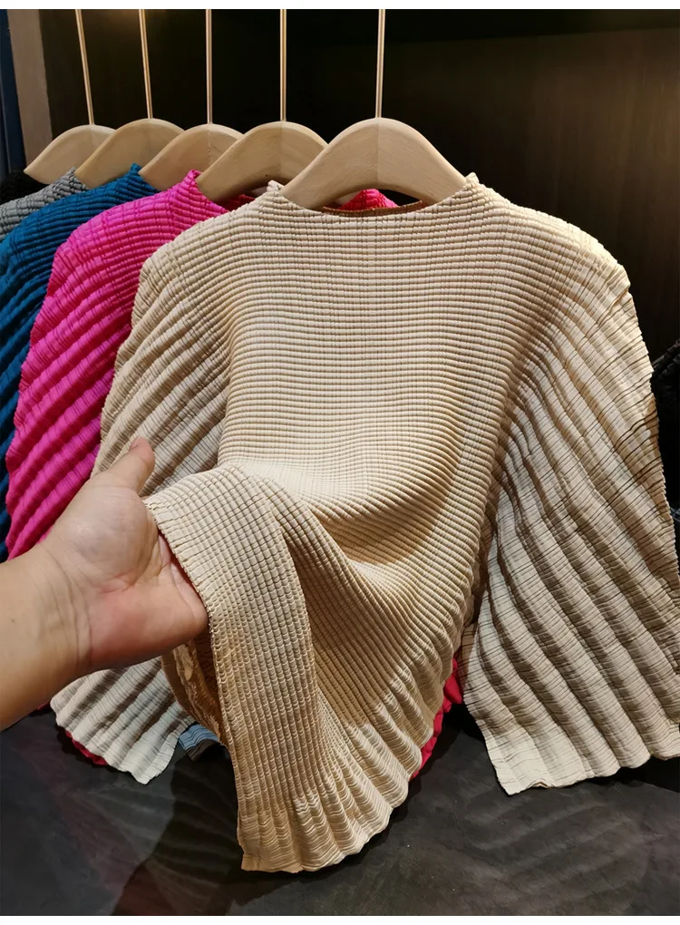 

Miyake плиссированная новинка 2026, нерегулярная плиссированная футболка с кукурузным зерном, универсальная свободная футболка с круглым вырезом, однотонные топы с зубцами, женские плиссированные топы