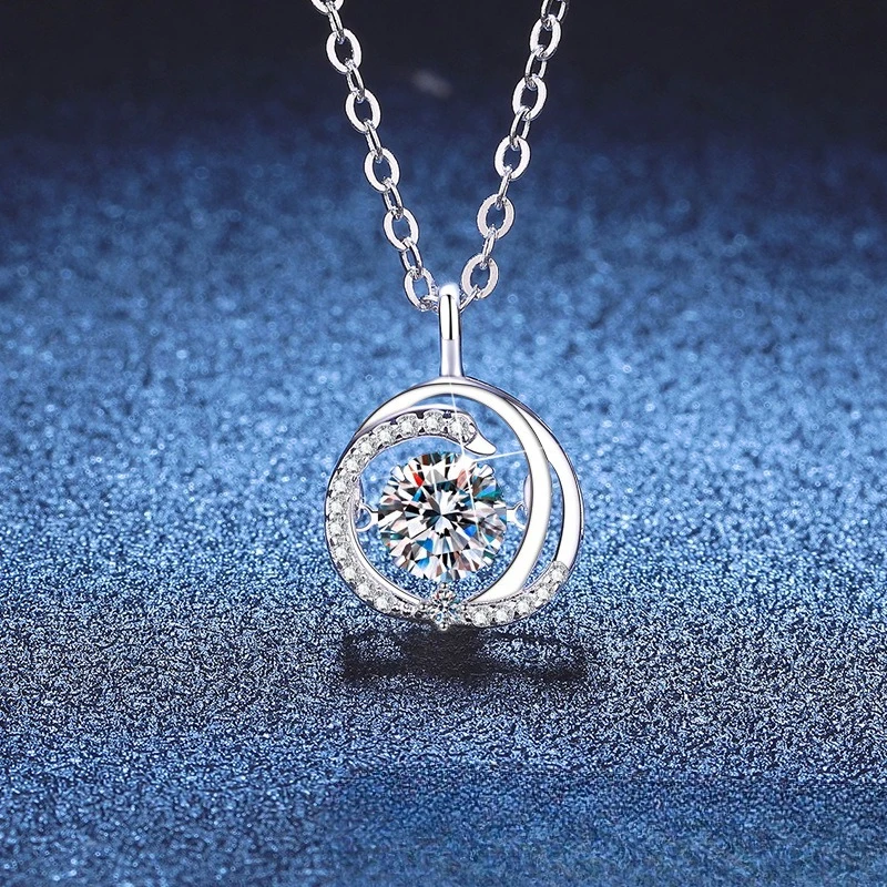 

New moissanite S925 pure silver pulsating heart swan love light luxury niche 1-carat moissanite necklace wedding jewelry
